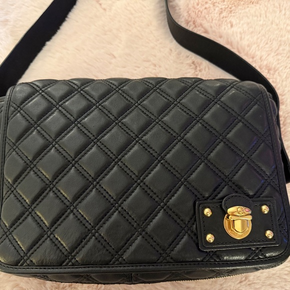 Marc Jacobs Stam Shoulder Flap Bag with Gold Hardware - Picture 3 of 11